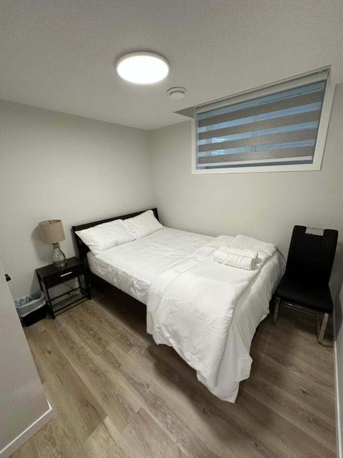 2 Bedroom 2 Washrooms Brand New Beautiful & Cozy Suite YYC Exterior foto